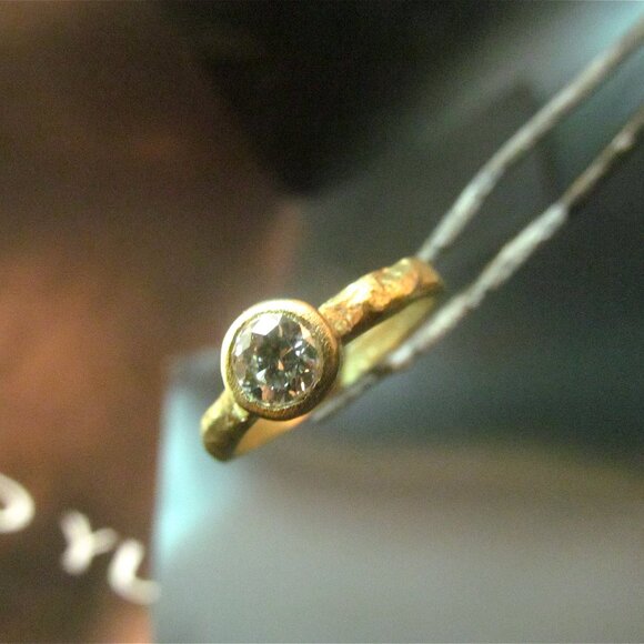 Engagement ring. 14K Yellow gold ring with 0.25ct' Diamond. very unique ring. - Picture 4 of 14